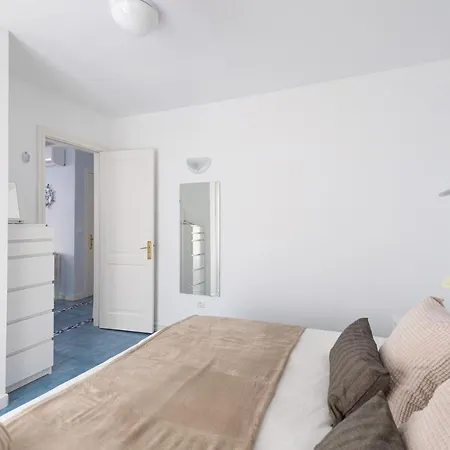 20 Metres From The Sea In Apartment *