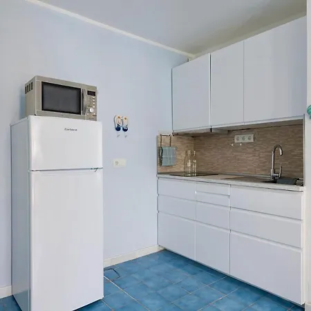 Apartment 20 Metres From The Sea In *