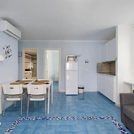 20 Metres From The Sea In Apartment *